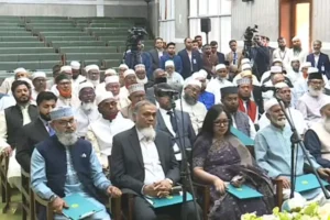 যথা সময়ে উপস্থিত হতে না পারায় ১১ দলীয় জোটের সঙ্গে শপথ নিলেন ইশরাক