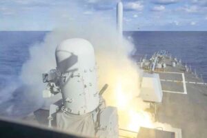 ইরানি হামলায় ভারত মহাসাগরে জ্বলছে মার্কিন রণতরী?