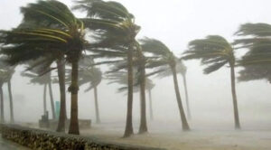 চার অঞ্চলে সন্ধ্যার মধ্যে ঘণ্টায় ৮০ কিমি বেগে ঝড়ের সম্ভাবনা