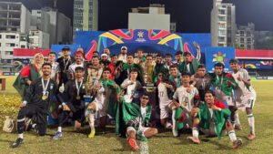 বিমানবন্দর থেকে ছাদখোলা বাসে হাতিরঝিলে যাবেন সাফজয়ী ফুটবলাররা