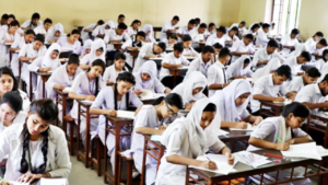 প্রথম দিনে অসদুপায় অবলম্বনের দায়ে ৬ শিক্ষার্থী বহিষ্কার