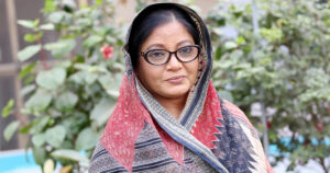 আমাদের দেশে বয়স্ক শিল্পীদের কেউ পছন্দ করে না: ডলি জহুর
