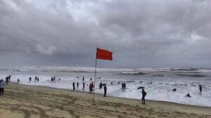 সমুদ্রবন্দরে ৩ নম্বর সতর্কতা