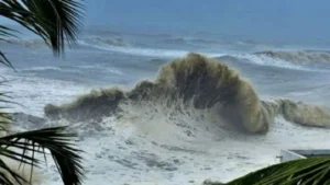 বঙ্গোপসাগরে নিম্নচাপ, দেশজুড়ে ভারী বৃষ্টির আভাস