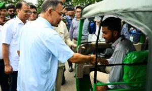 জুলাইযোদ্ধাদের সিএনজি-রিকশা উপহার প্রধানমন্ত্রীর