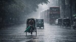 সারা দেশে বজ্রবৃষ্টির আভাস, ছয় অঞ্চলে হতে পারে ভারী বর্ষণ