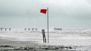 সমুদ্রবন্দরে ৩ নম্বর সতর্কতা সংকেত