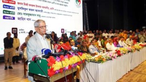 দেশের ধ্বংসপ্রাপ্ত অর্থনীতি ও বিপর্যস্ত প্রশাসনকে ঢেলে সাজাতে বর্তমান সরকার চেষ্টা করছেঃ মির্জা ফখরুল ইসলাম আলমগীর