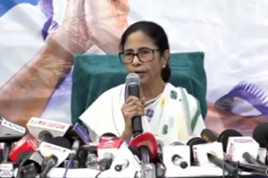 তৃণমূলের নাম-প্রতীক স্থগিত, ক্ষুব্ধ মমতার কণ্ঠে ‘গণতন্ত্রের কালো দিন’