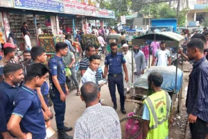 হবিগঞ্জে ফুটপাতের শতাধিক অবৈধ স্থাপনা উচ্ছেদ