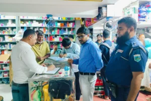 জয়পুরহাটে মেয়াদোত্তীর্ণ ওষুধ বিক্রি, ৩ ফার্মেসিকে জরিমানা