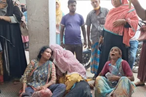 নড়াইলে যুবককে কুপিয়ে হত্যা, নারীসহ আহত ৫