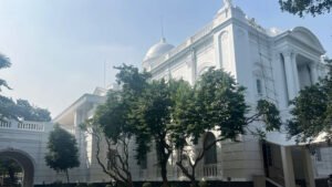 ট্রাইব্যুনালের হাজতখানায় কেক কাটায় ৩ জনকে শোকজ