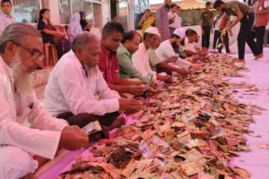চতুর্থবারের মতো প্রকাশ্যে শাহজালাল মাজারে দানের টাকা গণনা শুরু
