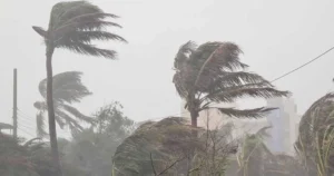 দেশের ছয় জেলায় দমকা হাওয়াসহ ঝড়-বৃষ্টির আশঙ্কা, নদীবন্দরে সতর্কতা